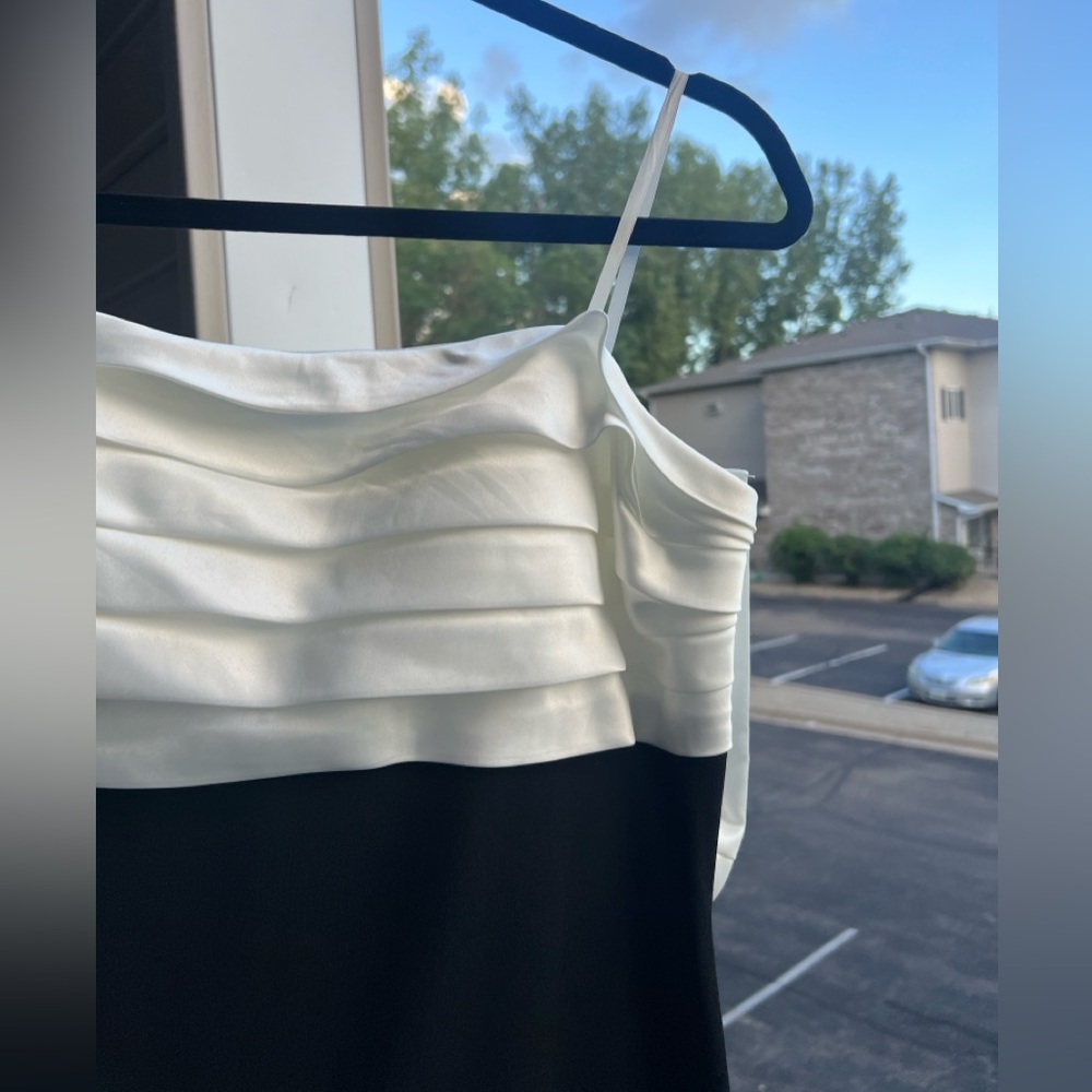 🆕🖤🤍City Studio Black & White Mermaid Gown Formal Evening Dress Size 11/12 - Picture 9 of 15